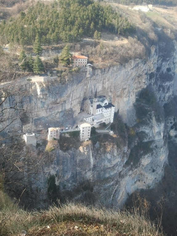 Hotel Serena Spiazzi Di Caprino Exterior foto